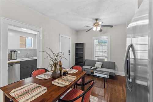 apt-b-2509 Whitney St, Houston, TX, 77006-3056 | Card Image