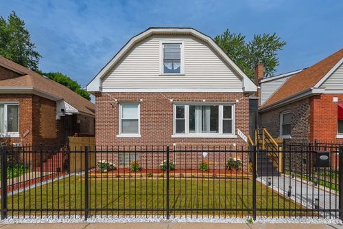 9350 S Manistee Ave, Chicago, IL, 60617-4126 | Card Image