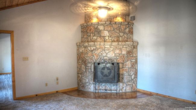 457 N Tomahawk Way, House other with 4 bedrooms, 3 bathrooms and null parking in Concan TX | Image 20
