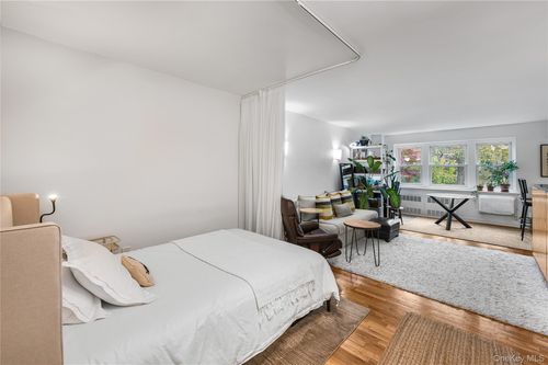 apt-2m-30 Pearsall Ave, Glen Cove, NY, 11542-3002 | Card Image