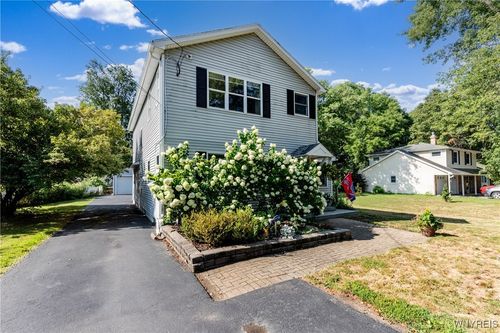 6731 Webster Rd, Orchard Park, NY, 14127-1922 | Card Image