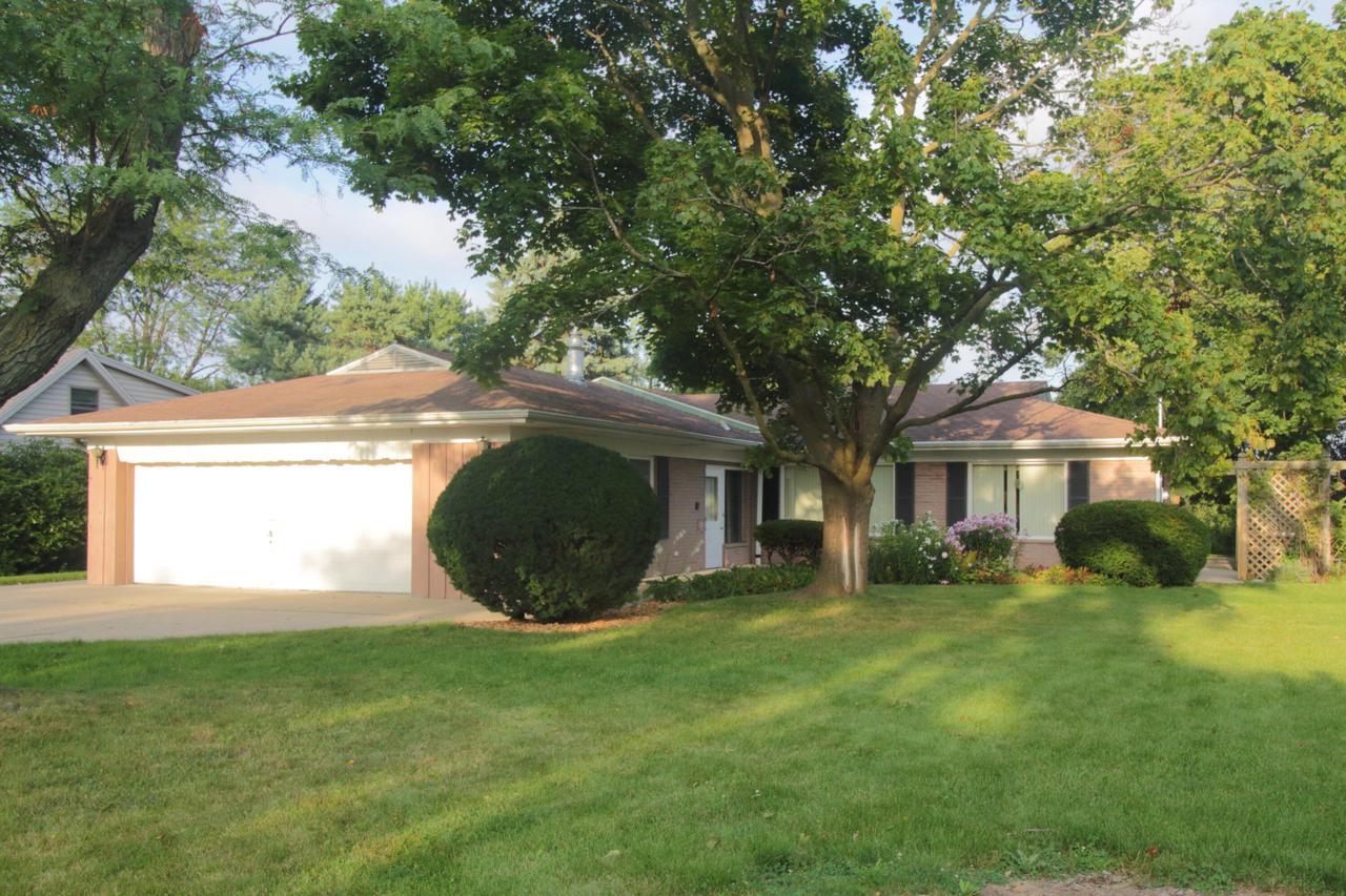 Elwood Dr, Mount Pleasant, WI 53406