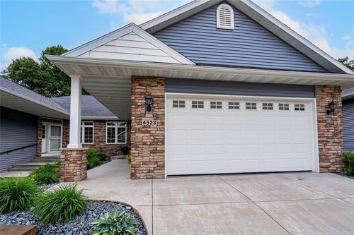 4523 Village Oaks Cir, Eau Claire, WI, 54701-3058 | Card Image