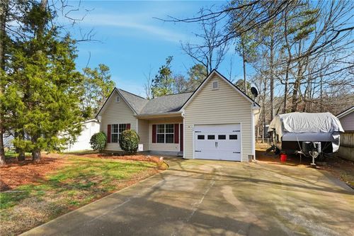 216 Whispering Pine Cir Ne, White, GA, 30184-2750 | Card Image
