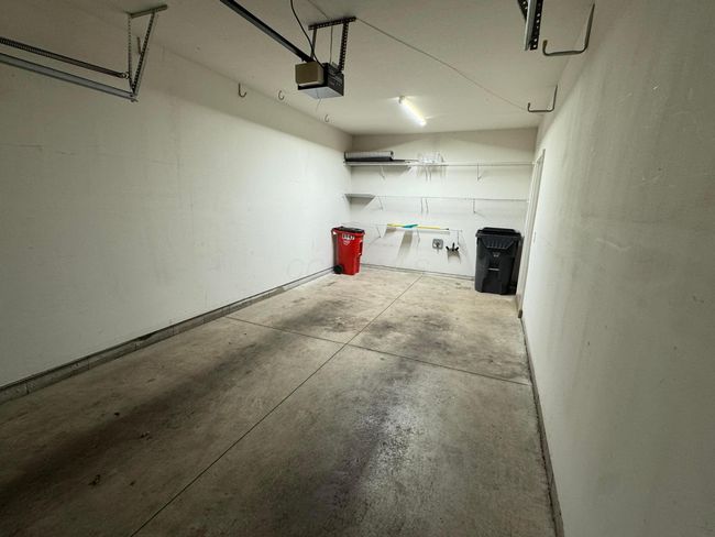 1 car garage | Image 35