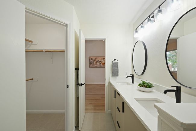 Walk-in closet in here | Image 13