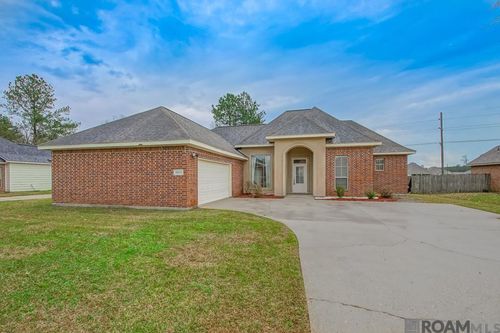 12600 Woodland Hill Dr, Denham Springs, LA, 70706-0873 | Card Image