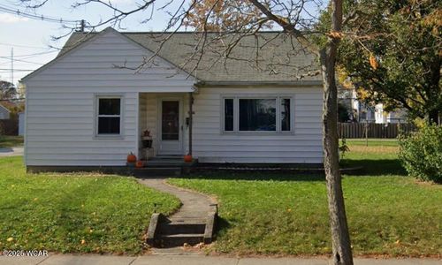 805 S Blackhoof St, Wapakoneta, OH, 45895-2205 | Card Image