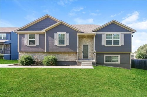 507 Fall Meadow Ln, Belton, MO, 64012-7855 | Card Image