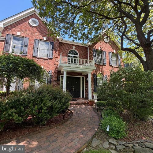 11514 Seneca Woods Ct, GREAT FALLS, VA, 22066-1375 | Card Image