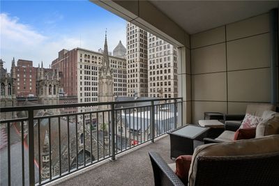 511 - 301 5th Avenue, Condo with 2 bedrooms, 1 bathrooms and 1 parking in Downtown Pgh PA | Image 2