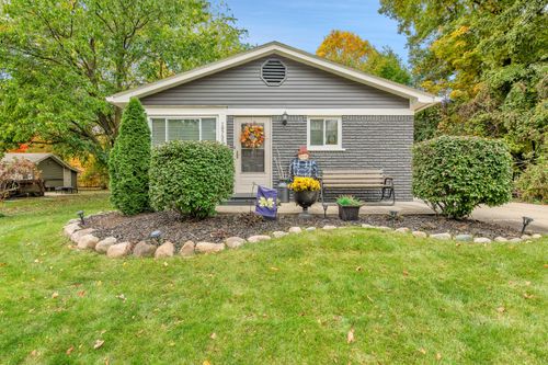 19737 Clement Rd, Northville Township, MI, 48167-1711 | Card Image