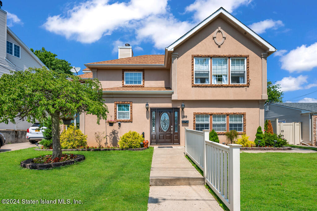 Lyndale Ave, Staten Island, NY 10312