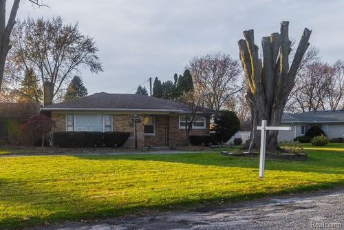 18941 Alpha Ct, Clinton Township, MI, 48036-1700 | Card Image