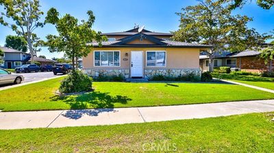 9A - Viewpoint Lane, Condo with 2 bedrooms, 1 bathrooms and 1 parking in Huntington Beach CA | Image 2