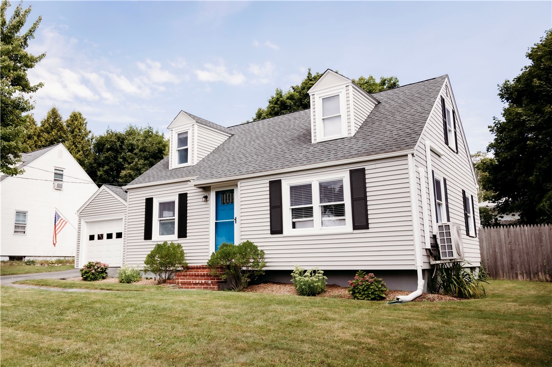 Bliven Ave, Bristol, RI 02809