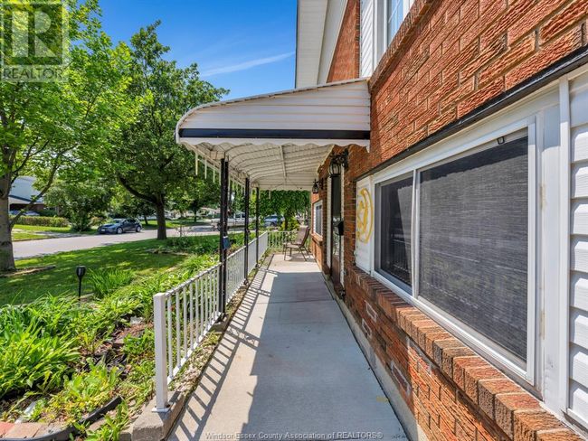 10670 Lambeth Rd, House other with 3 bedrooms, 2 bathrooms and null parking in Windsor ON | Image 6