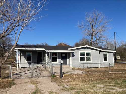 600 W Saint Marys St, Mathis, TX, 78368-2557 | Card Image