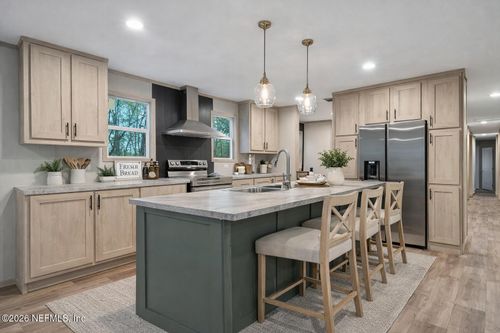 6109 Center Cir, KEYSTONE HEIGHTS, FL, 32656-8810 | Card Image
