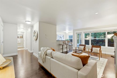 unit-d105-22910 90th Ave W, Edmonds, WA, 98026-9405 | Card Image