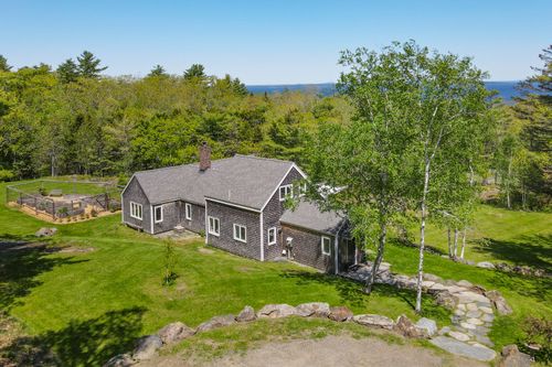 168 Chestnut St, Camden, ME, 04843-2256 | Card Image