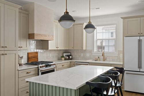 504 Edwin St, Nashville, TN, 37207-5286 | Card Image