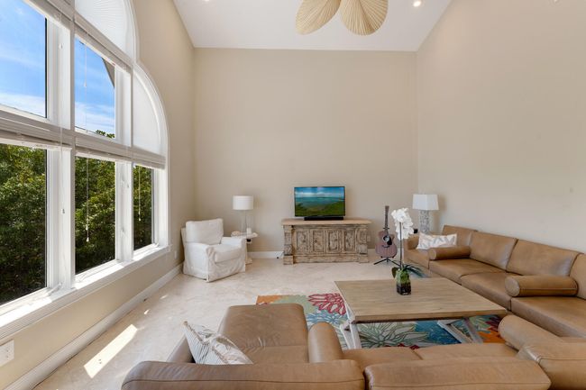 Living Room | Image 7