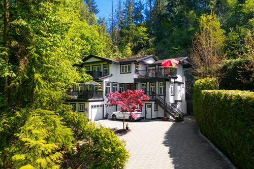 5671 Westport Rd, West Vancouver, BC, V7W1V3 | Card Image