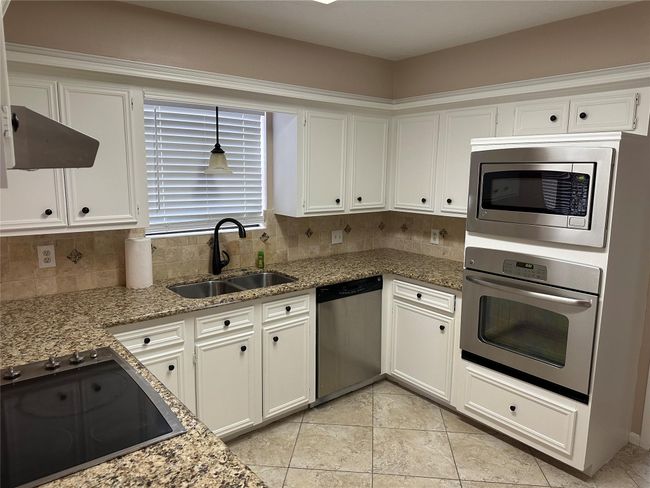 17406 Spicewood Springs Ln, House other with 4 bedrooms, 4 bathrooms and 2 parking in Spring TX | Image 12