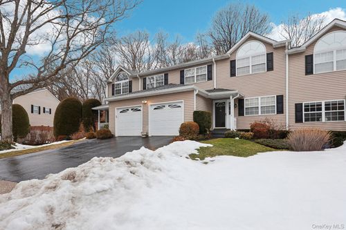 3 Springwood Ln, Huntington, NY, 11743-3672 | Card Image