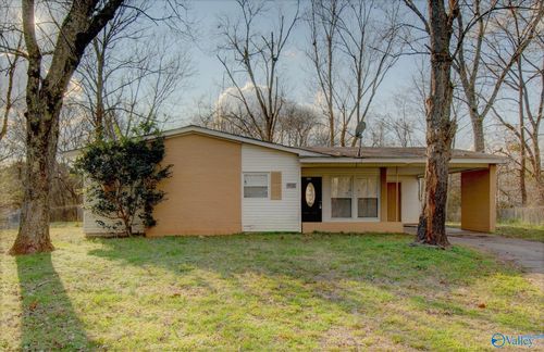 2253 Flippin Cir Nw, Huntsville, AL, 35810-2261 | Card Image