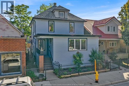 1052 Drouillard Rd, Windsor, ON, N8Y2P8 | Card Image