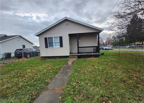 3002 Harmont Ave Ne, Canton, OH, 44705-4206 | Card Image