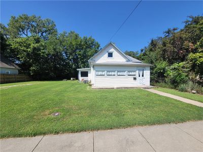 912 N High Street, House other with 2 bedrooms, 1 bathrooms and null parking in Sugar Creek MO | Image 2