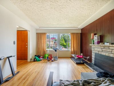 4863 Rupert St, House other with 7 bedrooms, 2 bathrooms and 3 parking in Vancouver BC | Image 2