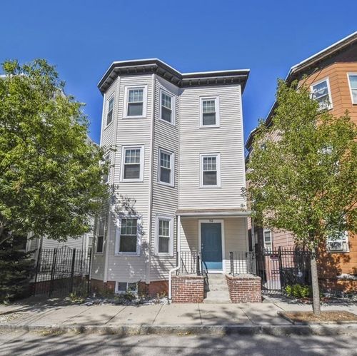 3-52 Chester Ave, Chelsea, MA, 02150-3232 | Card Image