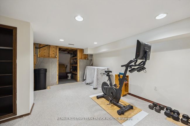 27 Corbett Cres, House other with 3 bedrooms, 4 bathrooms and 5 parking in Aurora ON | Image 26