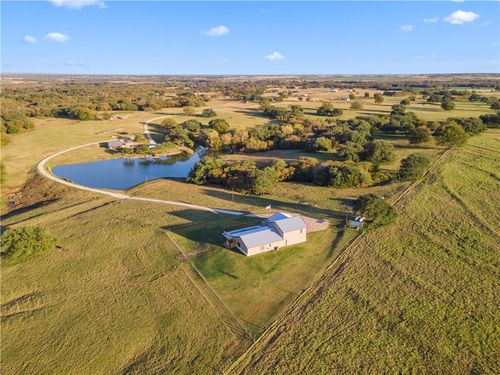 395 Cr 470 Road, Chilton, TX, 76632 | Card Image