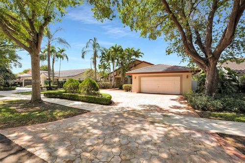 14460 Glencairn Rd, Miami Lakes, FL, 33016-1468 | Card Image