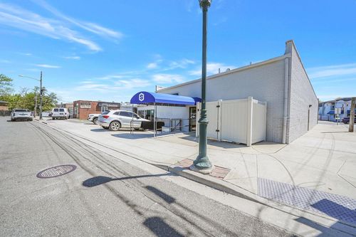 2816 Long Beach Rd, Oceanside, NY, 11572-2229 | Card Image