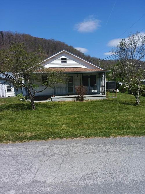 178 Bane Bottom Ave, Cedar Bluff, VA, 24609-8869 | Card Image