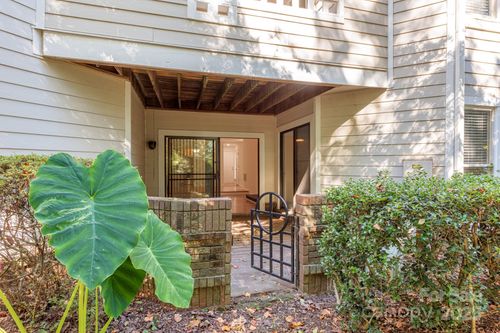 apt-34-2715 Selwyn Ave, Charlotte, NC, 28209-1764 | Card Image