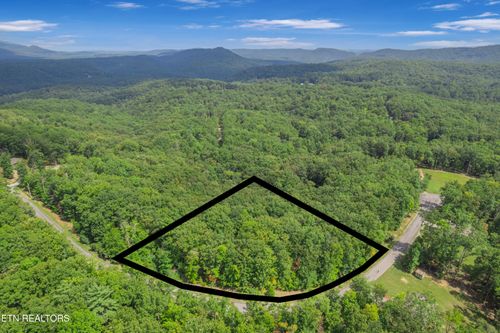 313 Country Wood Pl, Harriman, TN, 37748-3824 | Card Image