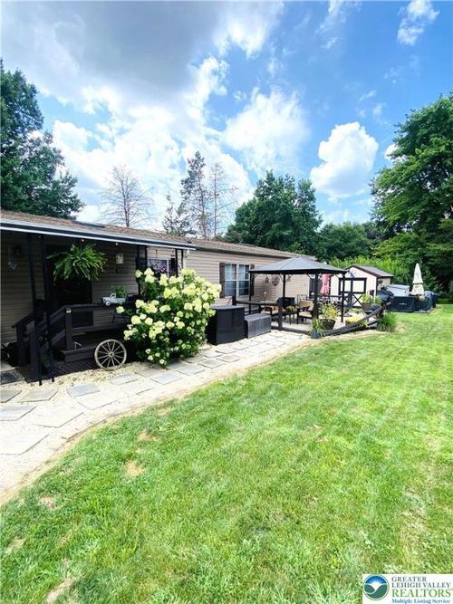 1016 Redwood Dr, BREINIGSVILLE, PA, 18031-1649 | Card Image