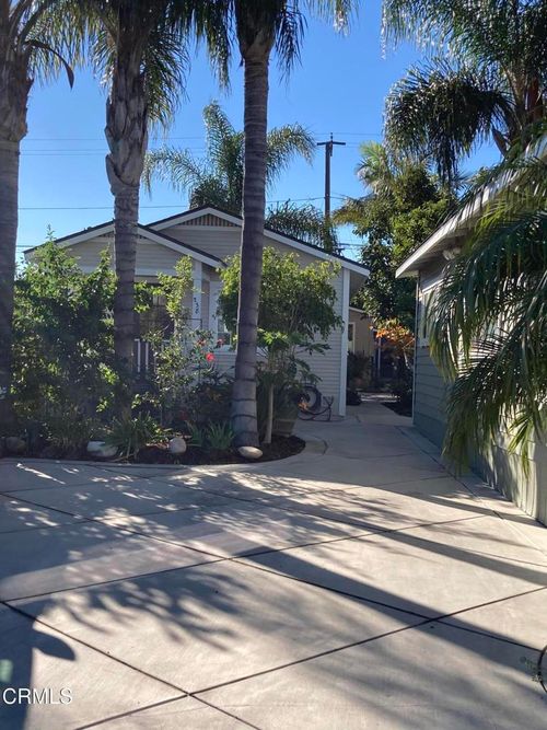 238 N Palm Ave, Santa Paula, CA, 93060-2020 | Card Image