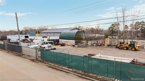 123 E Montcalm St, Pontiac, MI, 48342-1354 | Card Image