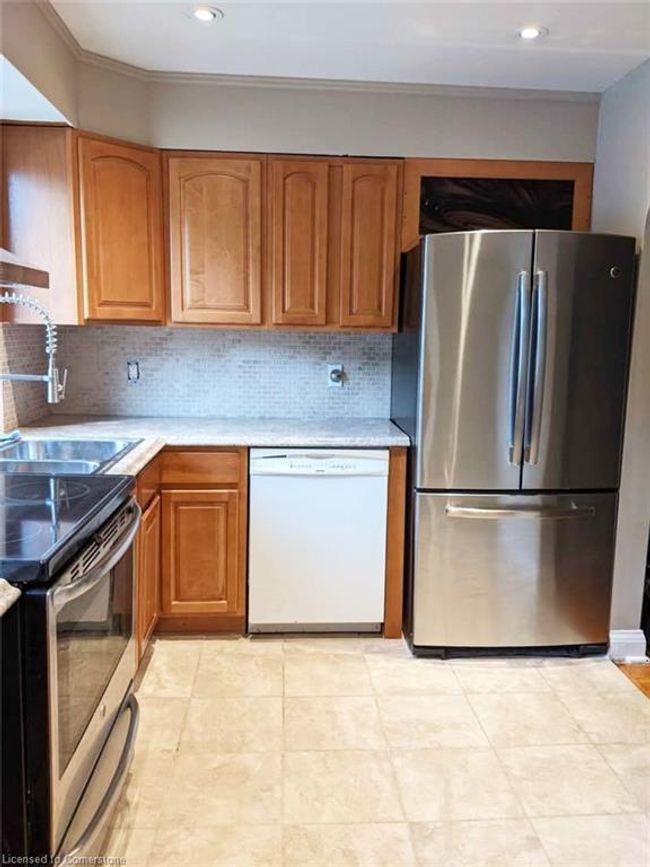 192 E 38 Th St, House other with 3 bedrooms, 2 bathrooms and 6 parking in Hamilton ON | Image 6