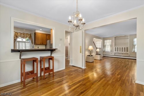 n-585 Trinity Pl, Westfield, NJ, 07090-3372 | Card Image