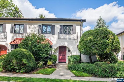 1A Dorado Dr, Morristown, NJ, 07960-9400 | Card Image