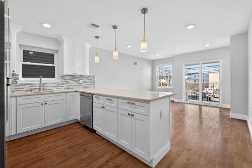 40 E 5th St, Bayonne, NJ, 07002-4217 | Card Image